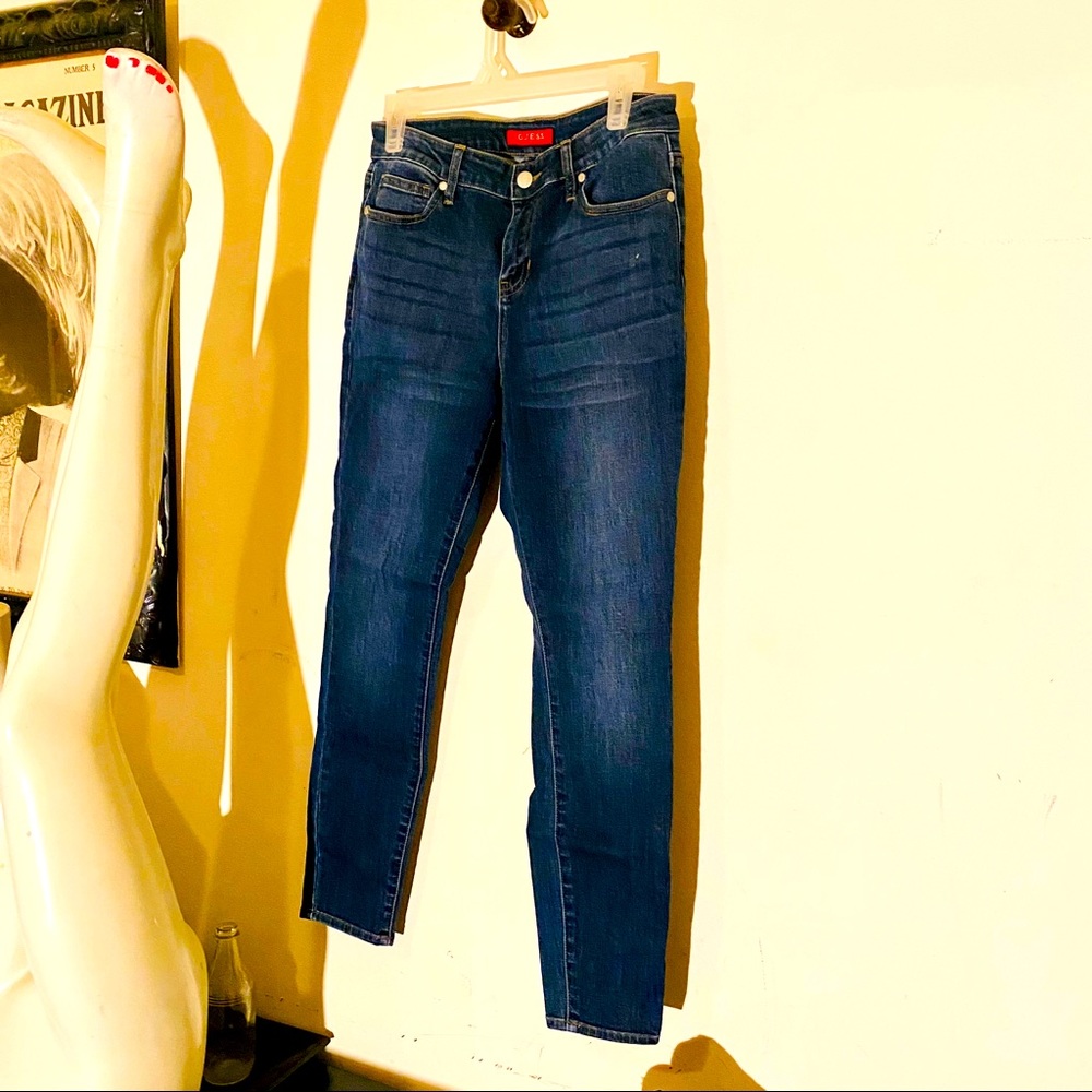 Guess Jeans.